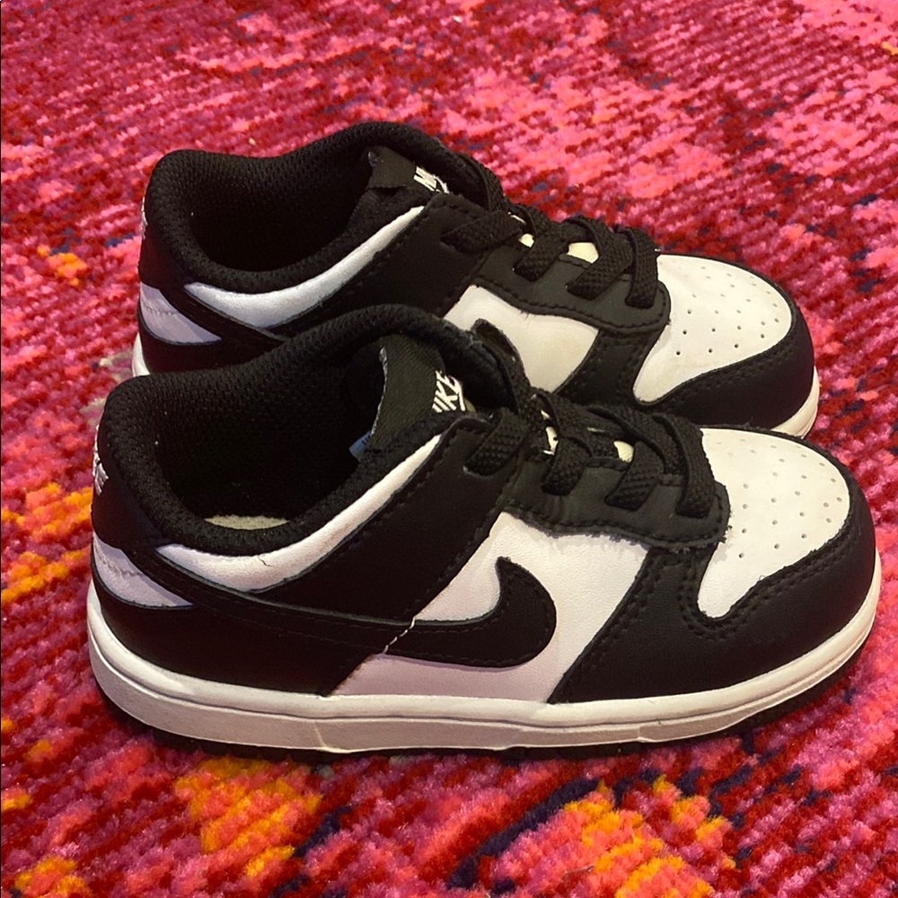 Nike Dunk (Panda) Black and White Classic Sneakers